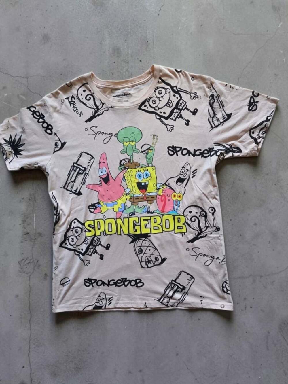 NWOT NICKELODEAN (LG) Spongebob Character Short Sleeve Crew Neck T-Shirt